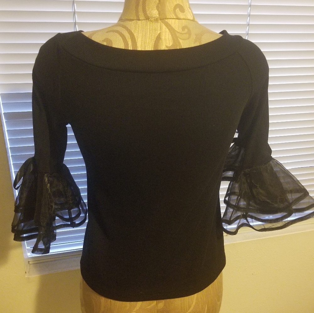 🌺 6 for $25 bundle- black top M